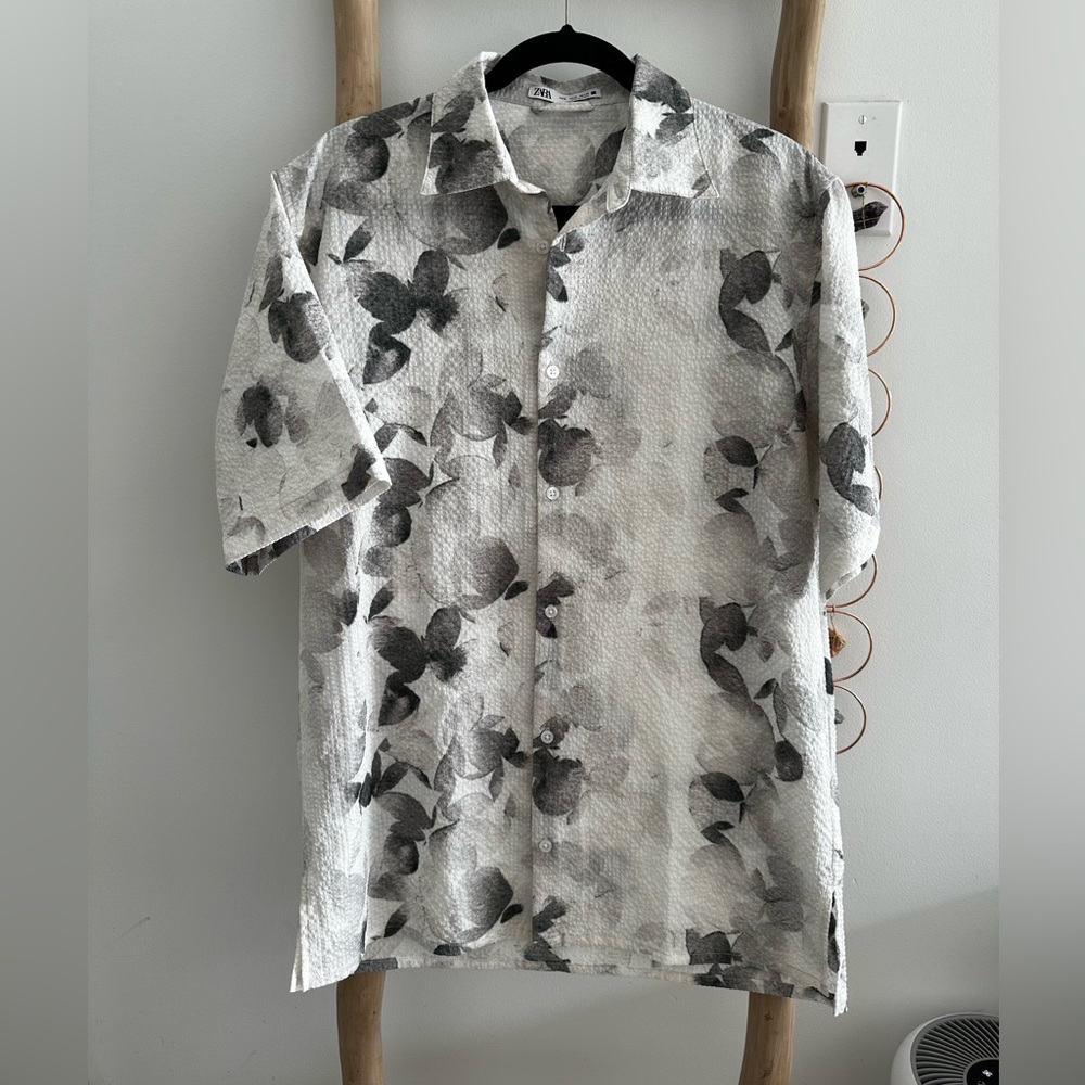 Zara seersucker shirt size M